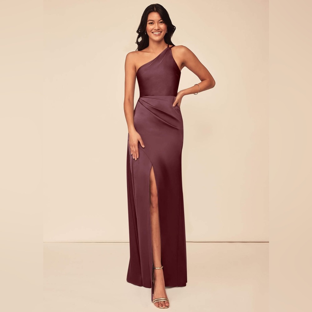 AZAZIE MARON
A-Line One Shoulder Stretch Satin Floor-Length Dress Sangria